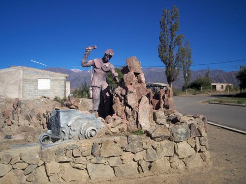 Monumento al minero (Famatina) - (Roberto Guzmán)