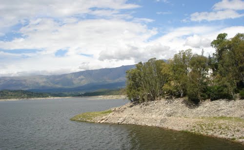 Lago del Dique La Viña