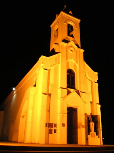 Vista nocturna: Iglesia San Cayetano