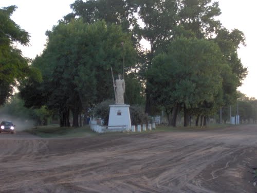 monumento al indio, entrada a la tribu