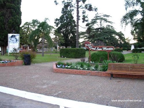Elortondo - Plaza San Martin ( www.alepolvorines.com.ar ) 
