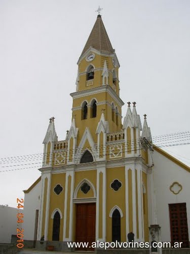 Suipacha - Iglesia ( www.alepolvorines.com.ar )