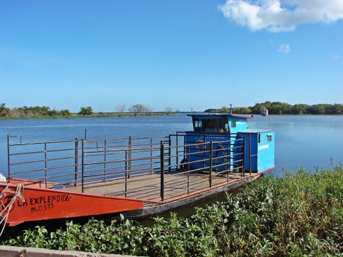 \"Río Victoria\"   \"Barco de transporte de ganados\"  \"Puerto de Victoria\"  \"Entre Rios\"  \"Arg\"