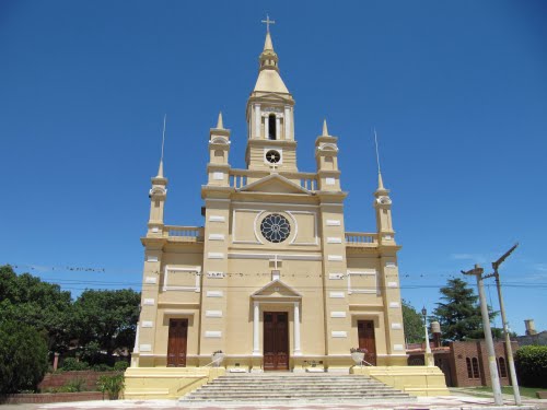 Almafuerte (Argentina), iglesia.