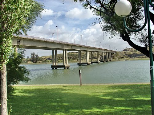 Puente sobre el Río Negro.Vista desde Viedma. ecm.