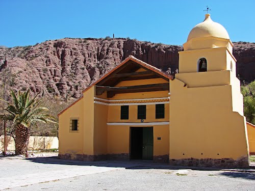 Iglesia \"Nuestra Señora de los Dolores\" de \"Tumbaya\" constrida en 1796,  \"Quebrada de Humahuaca\" \"Jujuy\" \"Arg\"