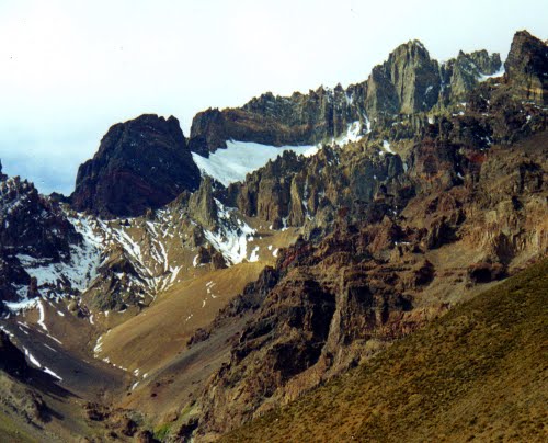Vista de los cerros en el camino a Las Leñas cerca de Los Molles - Mendoza - Argentina