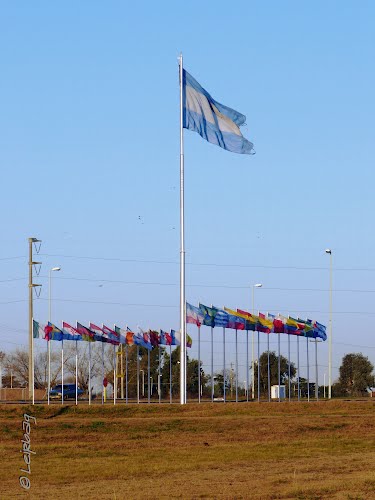 Plaza de las banderas RP N° 31 - Salto Argentino, Buenos Aires 