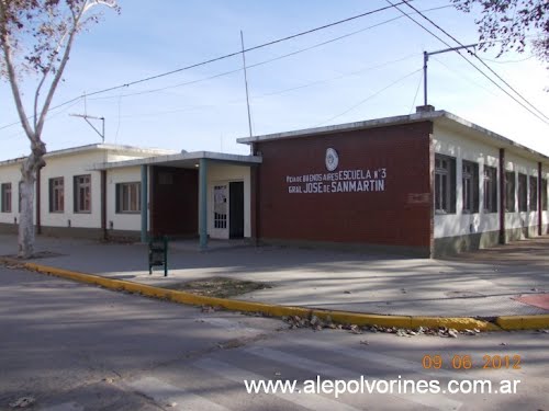 Salto - Escuela Gral San Martin (www.alepolvorines.com.ar)