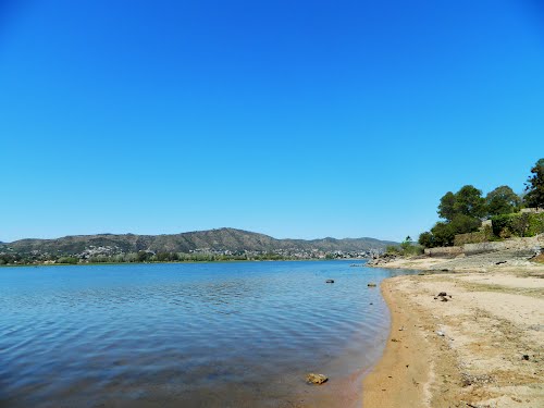 Vista de Villa Carlos Paz desde Playa Perelli