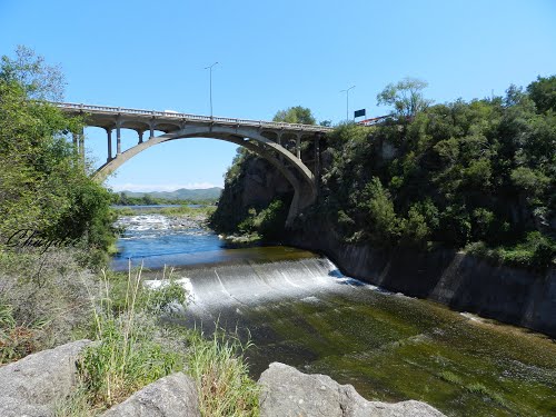 \"Puente sobre el Vertedero Embalse Río Tercero\"