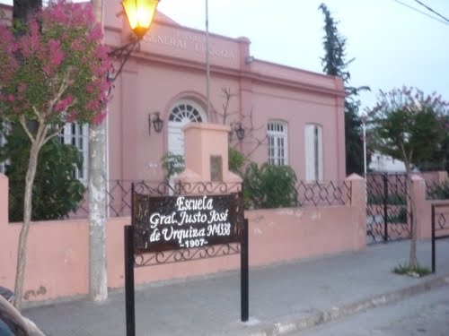 37 S - Escuela Primaria en la ciudad de Gral Guemes