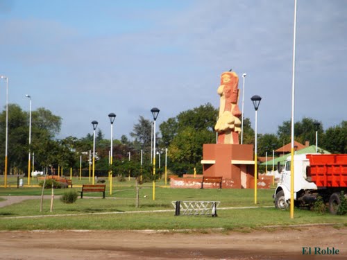 Monumento en rotonda de circumbalacion de Gral. Pico, La Pampa, Argentina