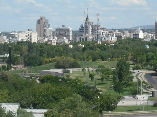 Vista al Parque Central y la Cuidad de Mendoza..