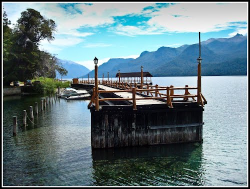 Muelle del Lago Traful - Nuquén - Patagonia Argentina